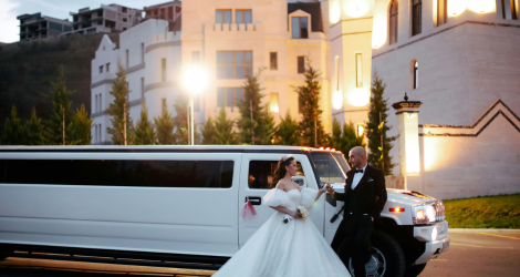 Why a Chauffeured Limo Makes Your Wedding Stress-Free